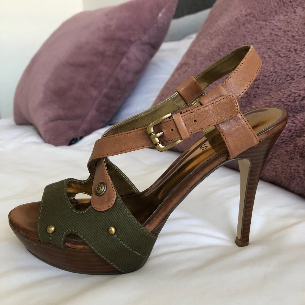 GUESS high heals
